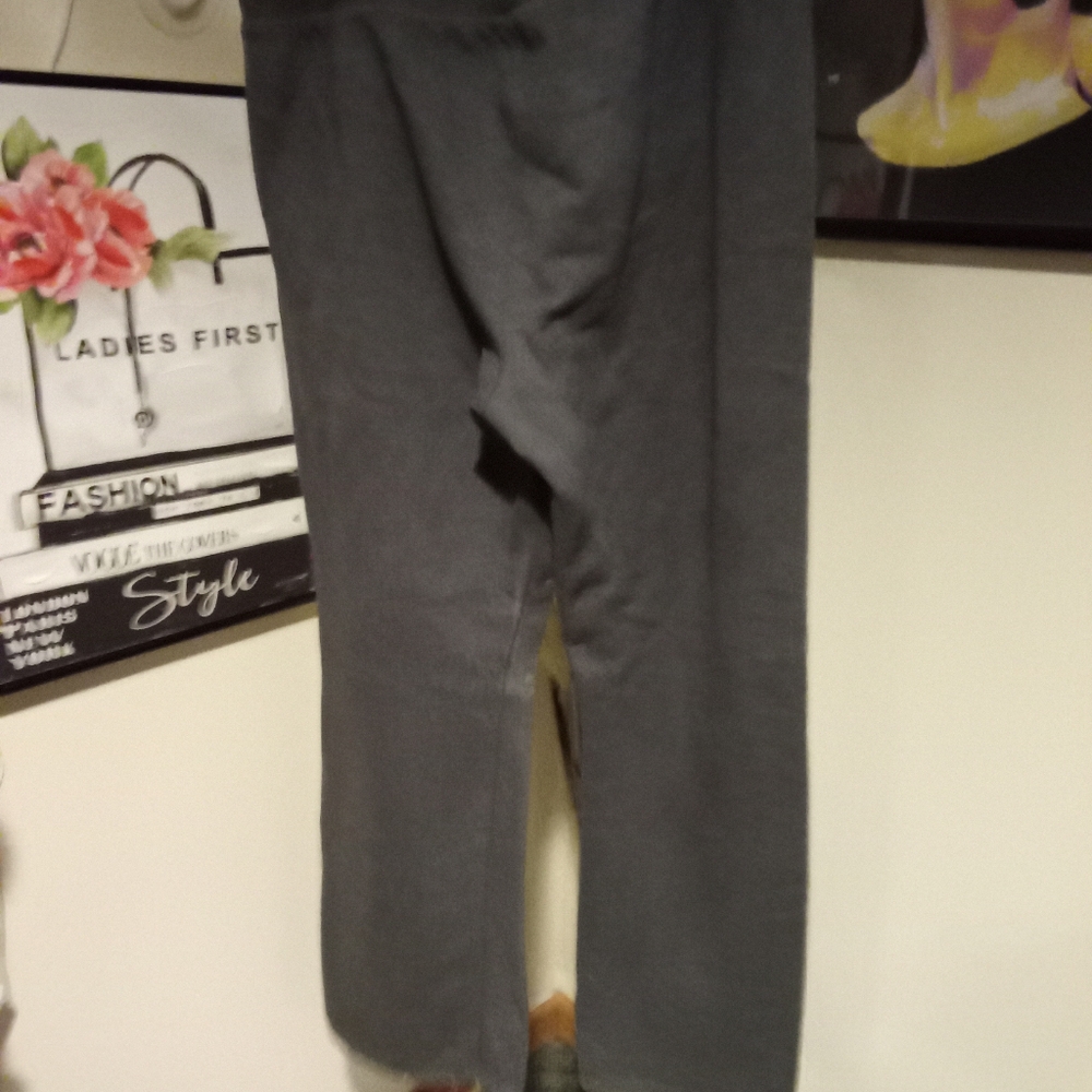 Hanes Sz M GUC Gray Lounge Pants - Picture 4 of 6